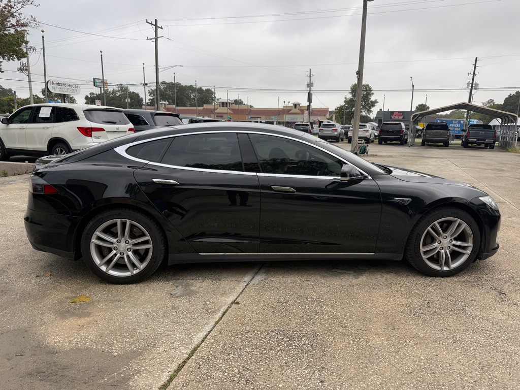 2014 Tesla Model S Image 5