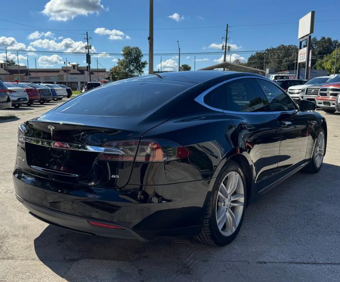 2014 Tesla Model S Image 6