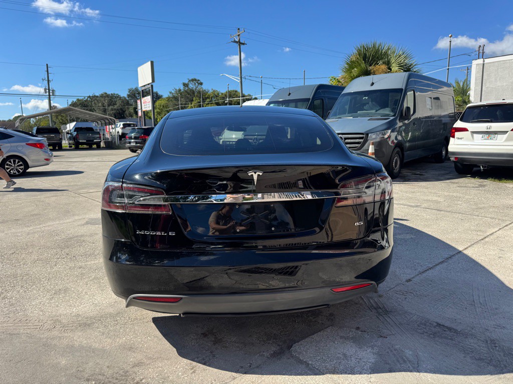 2014 Tesla Model S Image 7