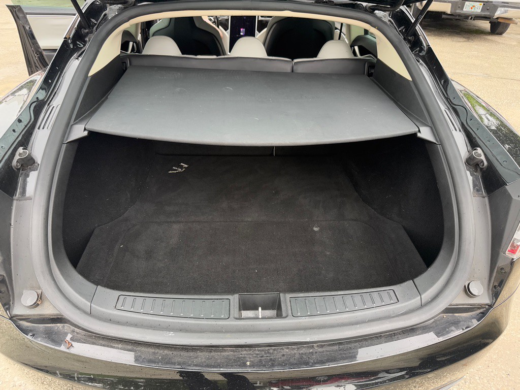 2014 Tesla Model S Image 22
