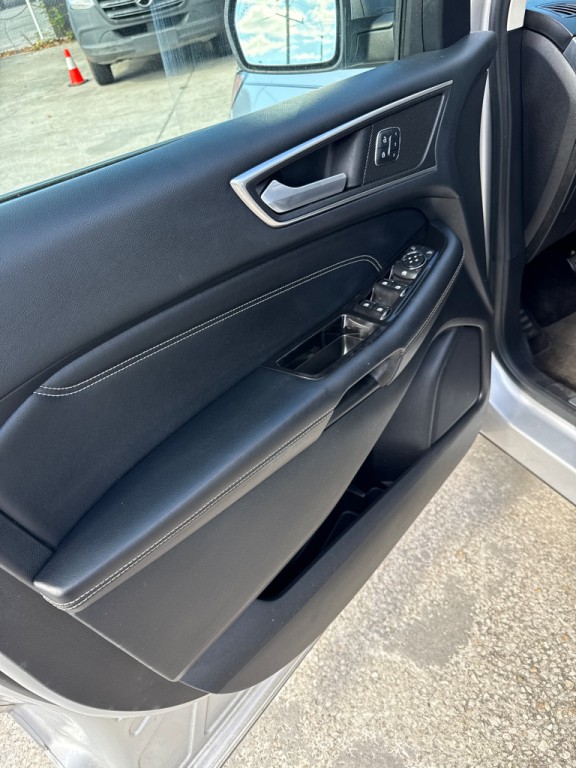 2015 Ford Edge Image 8