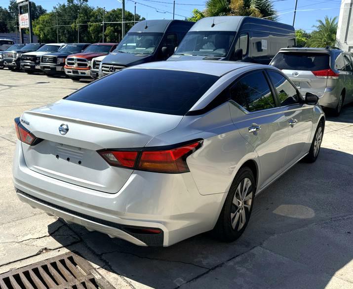 2021 Nissan Altima Image 5