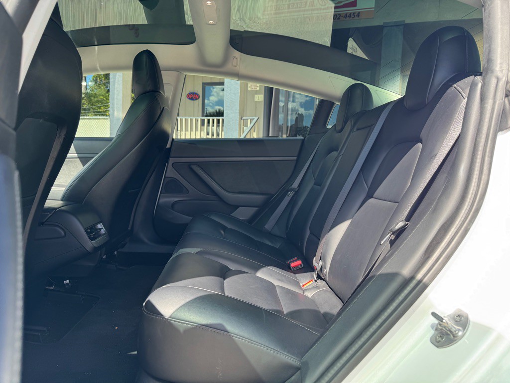 2020 Tesla Model 3 Image 8