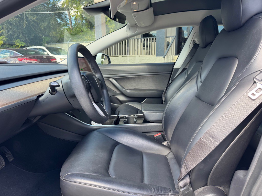 2020 Tesla Model 3 Image 12