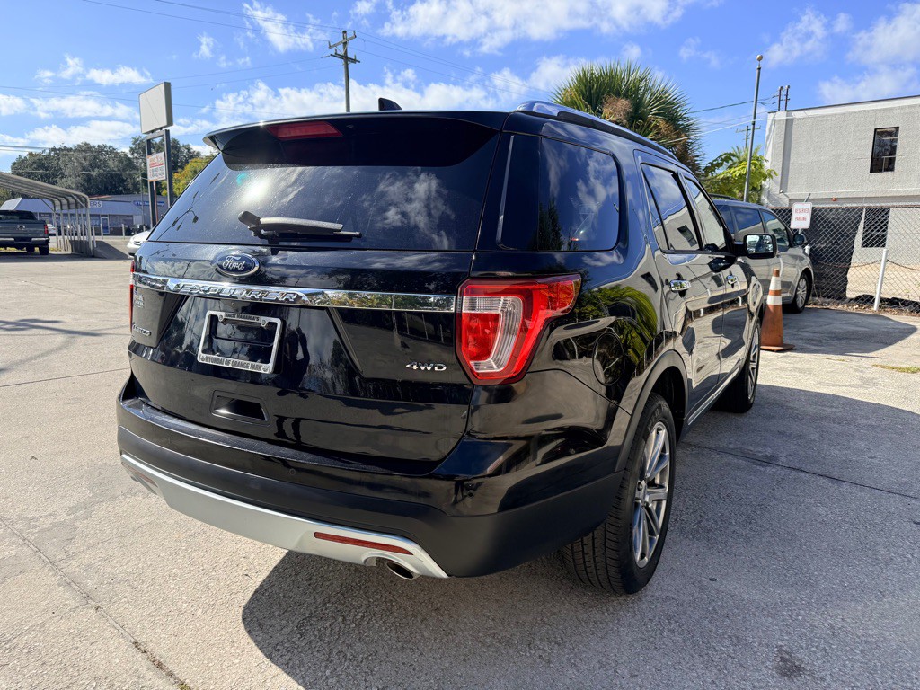 2017 Ford Explorer Image 3