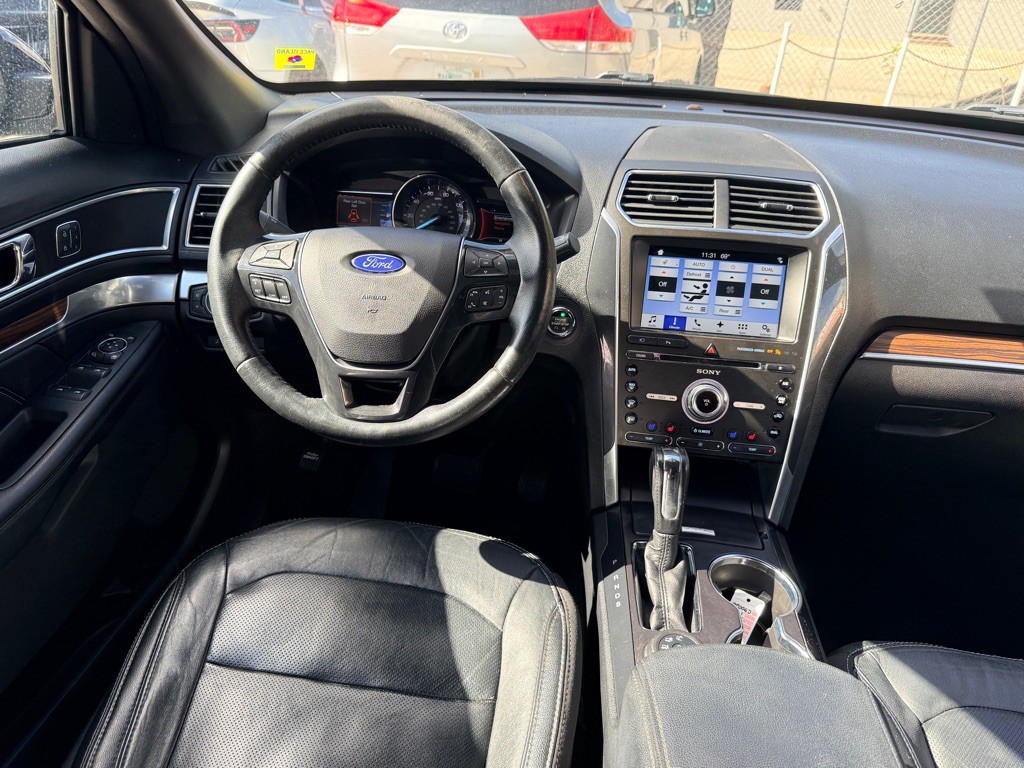 2017 Ford Explorer Image 13