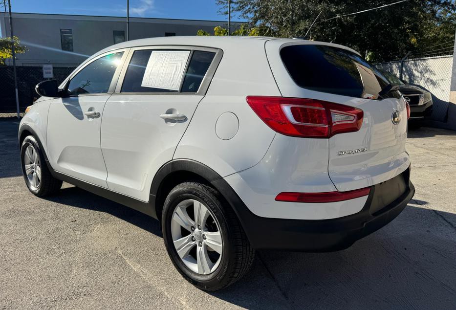 2013 Kia Sportage Image 2