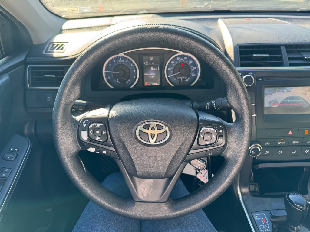 2016 Toyota Camry Image 6
