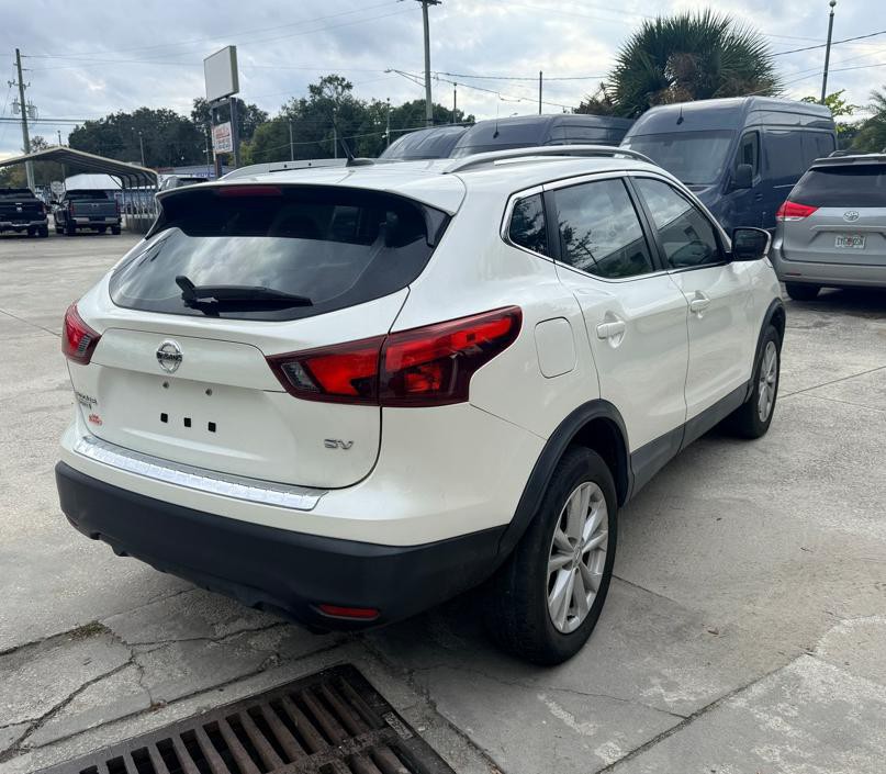 2018 Nissan Rogue Image 4