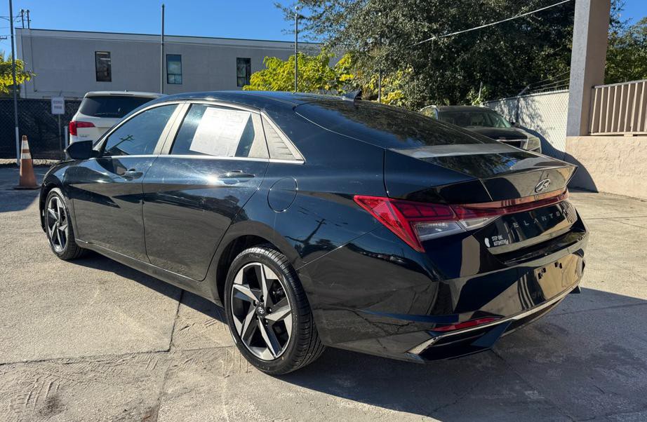 2021 Hyundai Elantra Image 2