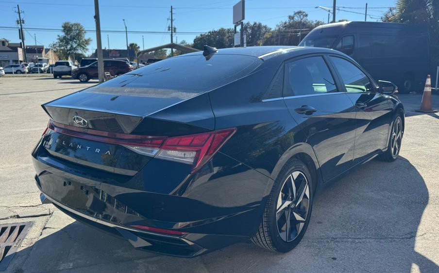 2021 Hyundai Elantra Image 4