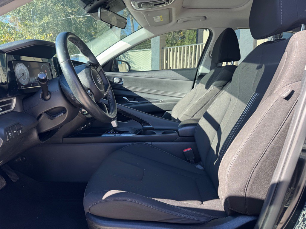 2021 Hyundai Elantra Image 9