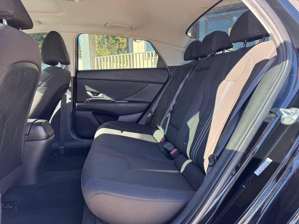 2021 Hyundai Elantra Image 10