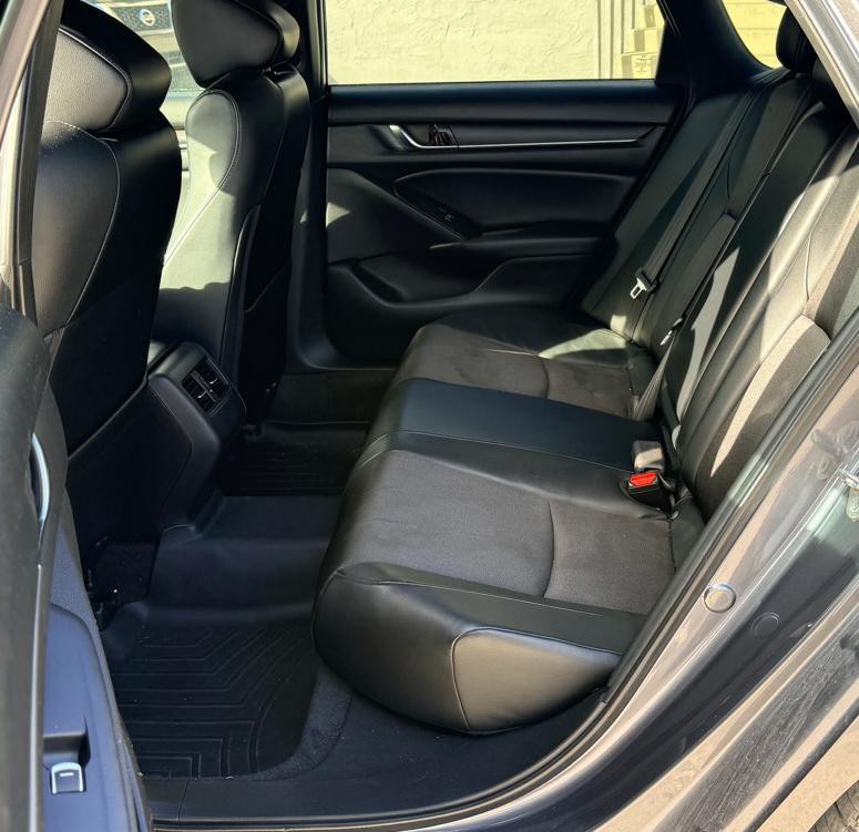 2018 Honda Accord Image 12