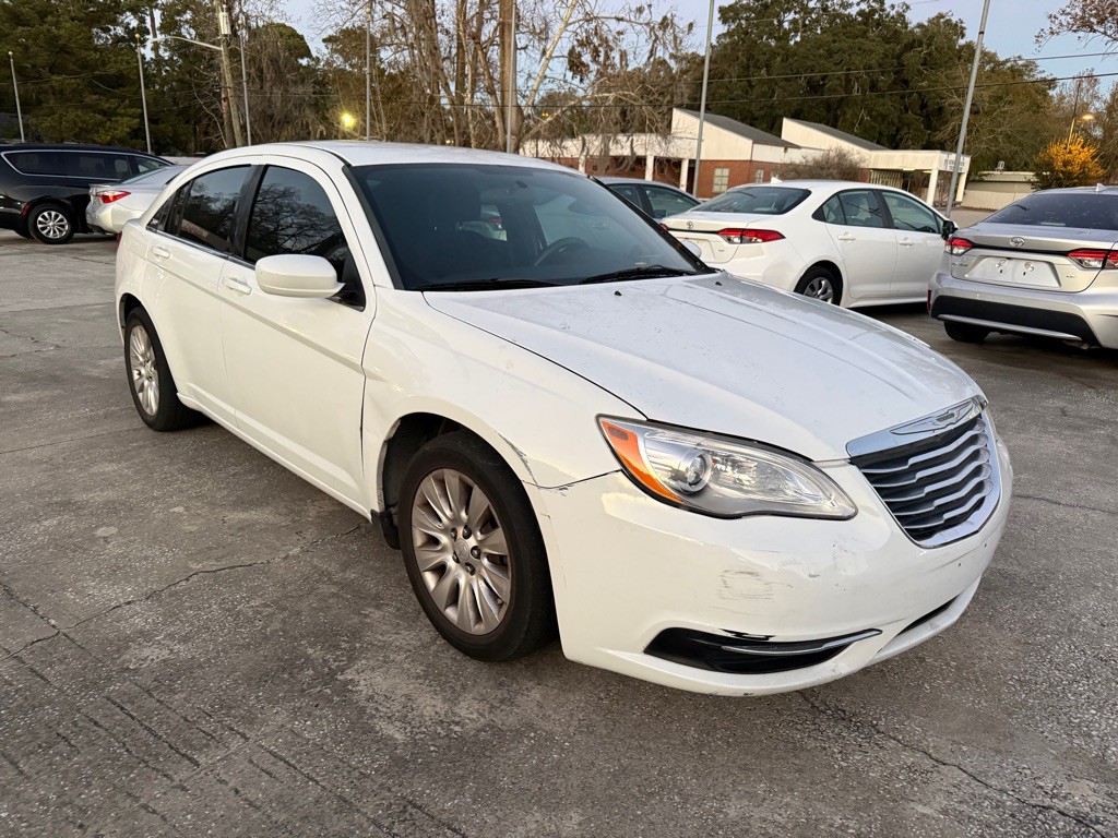 2014 Chrysler 200 Image 6