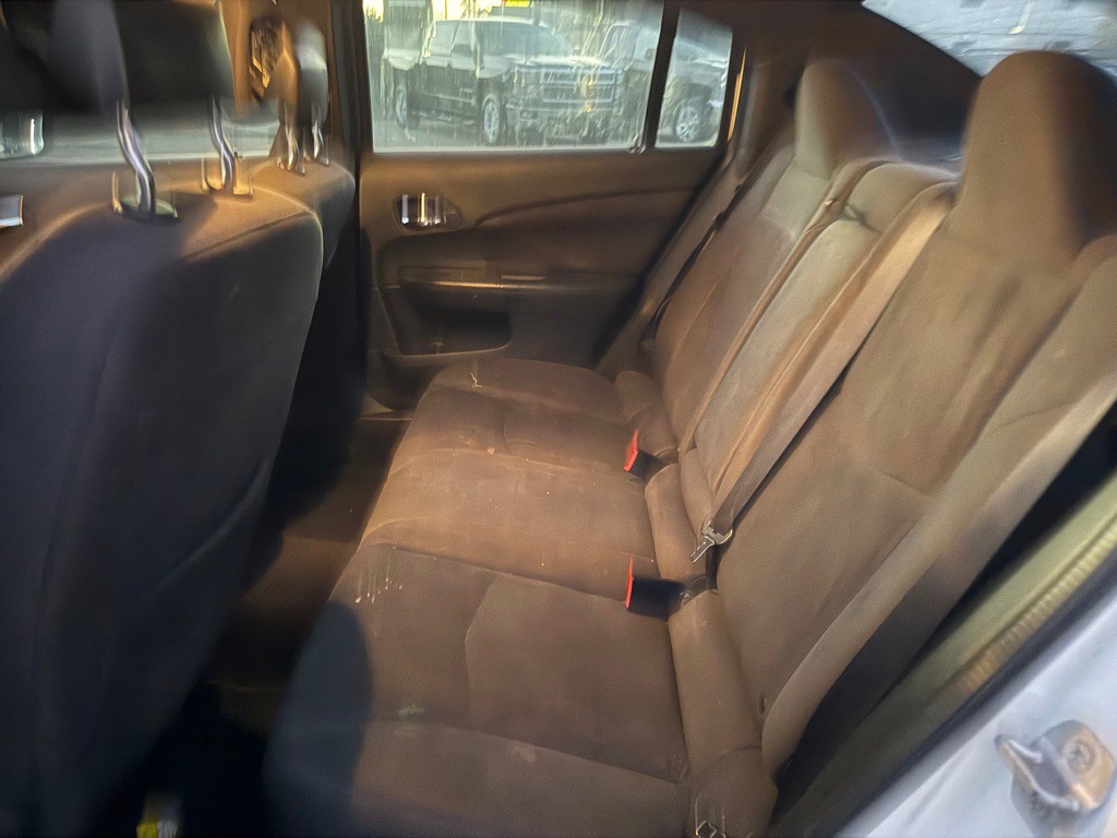 2014 Chrysler 200 Image 9