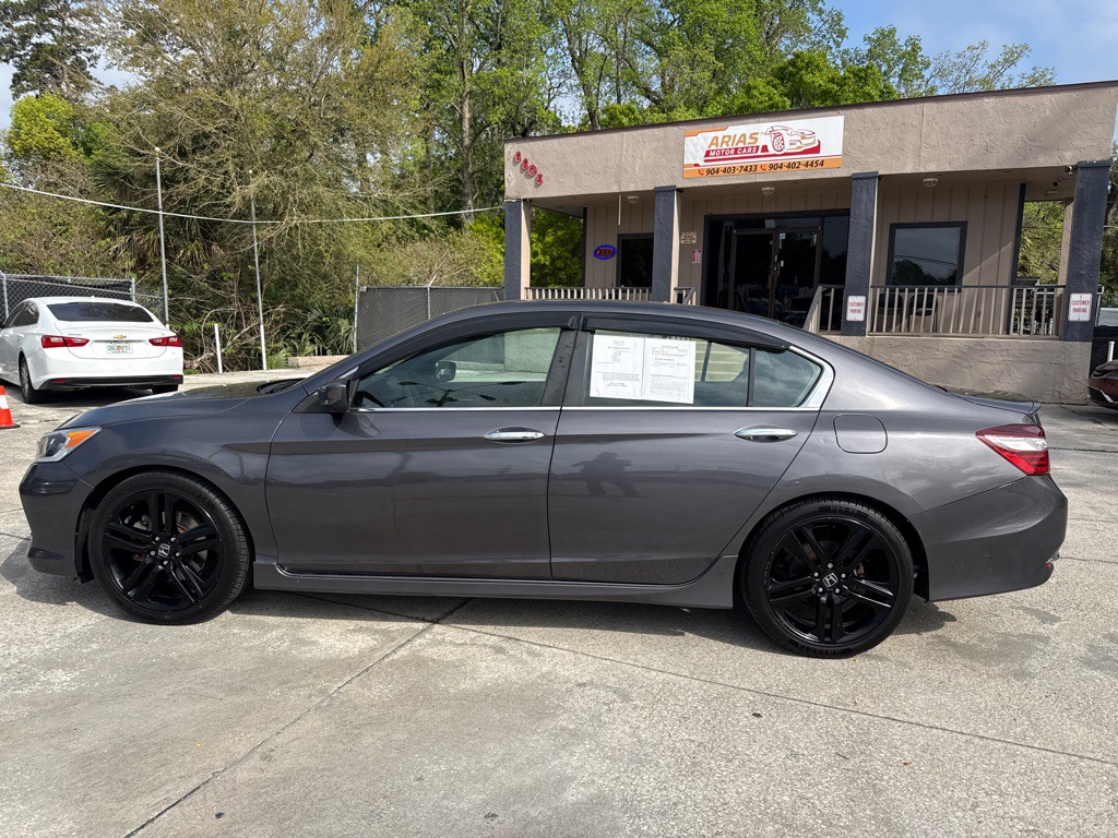 2017 Honda Accord Image 2