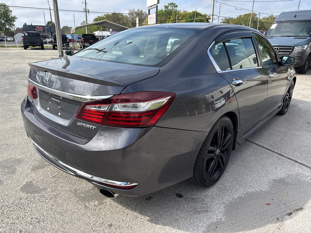 2017 Honda Accord Image 4
