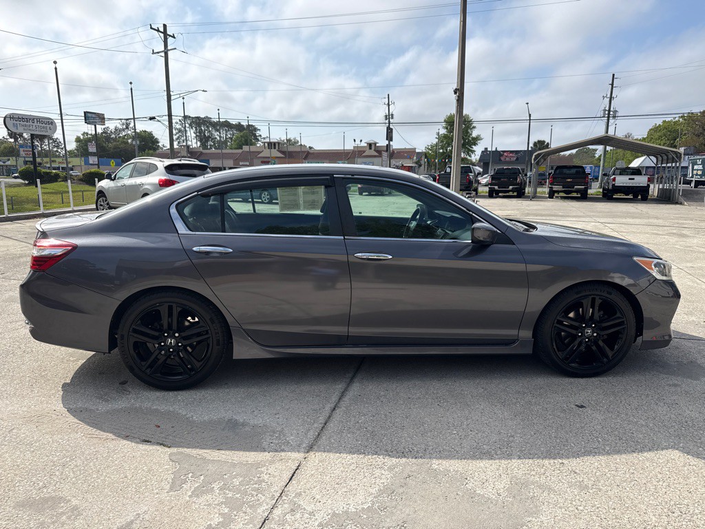 2017 Honda Accord Image 5