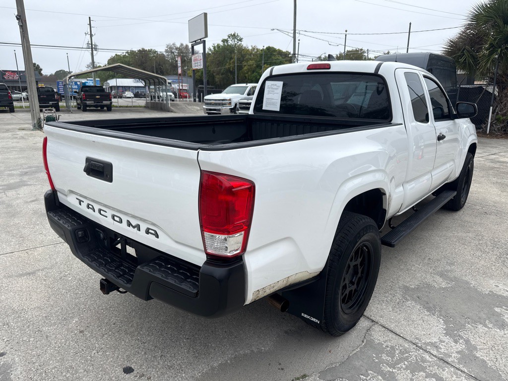 2016 Toyota Tacoma Image 4