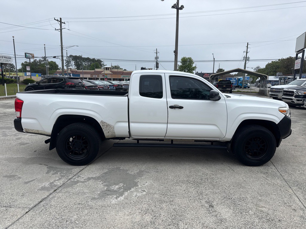 2016 Toyota Tacoma Image 5