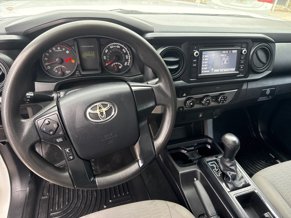 2016 Toyota Tacoma Image 10