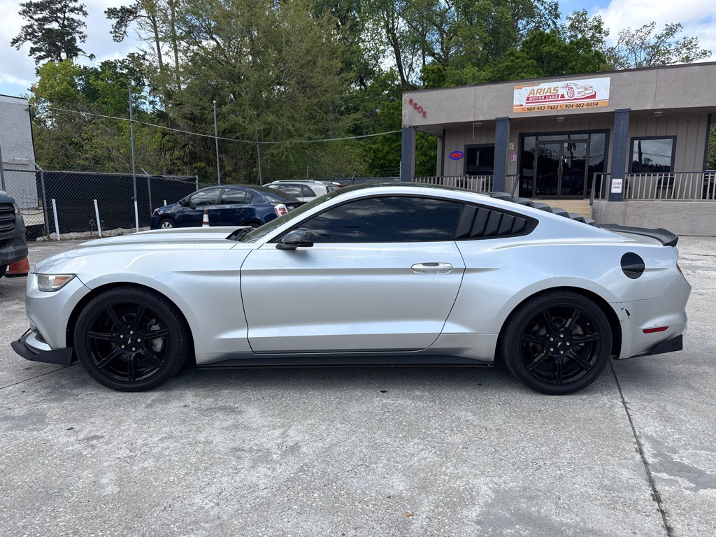2017 Ford Mustang Image 2