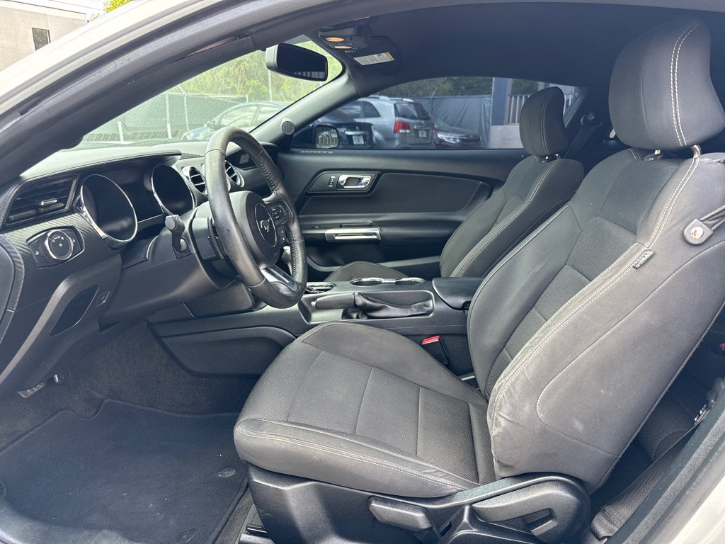 2017 Ford Mustang Image 7