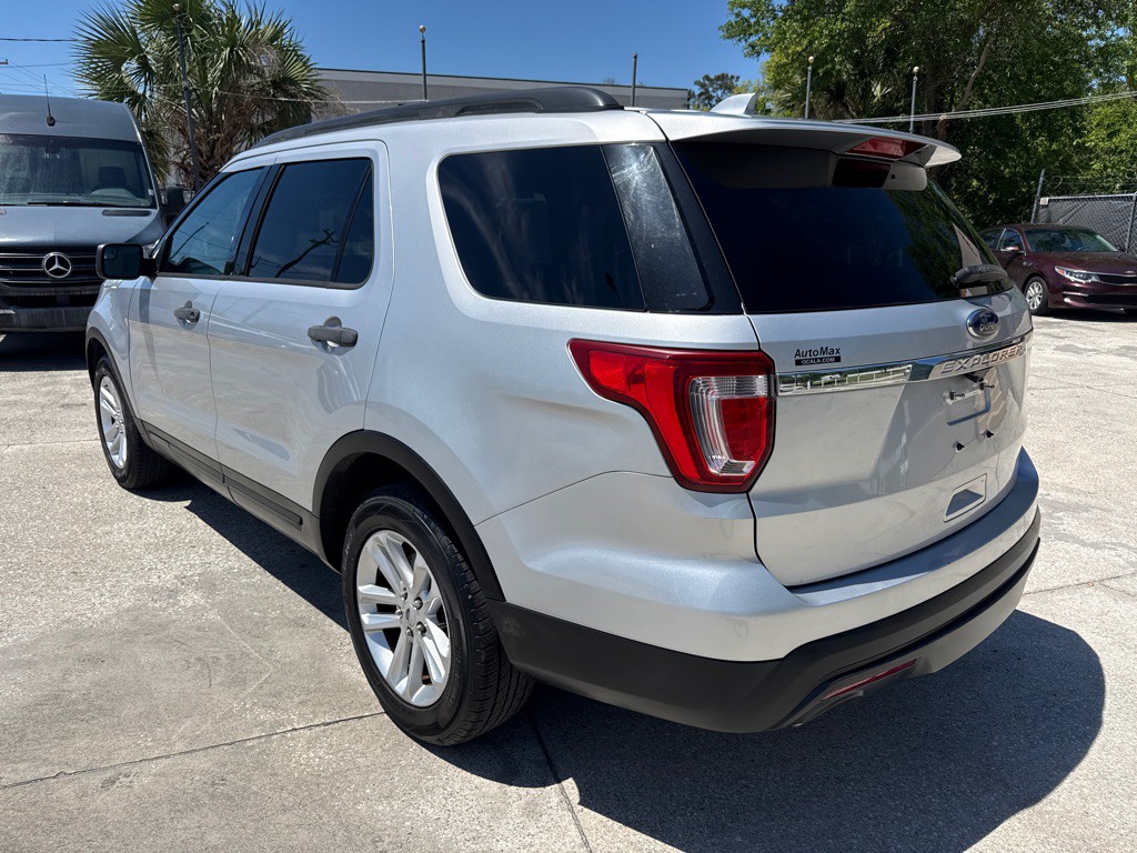 2017 Ford Explorer Image 3