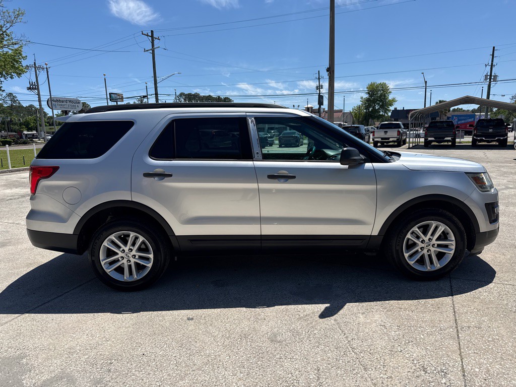 2017 Ford Explorer Image 5