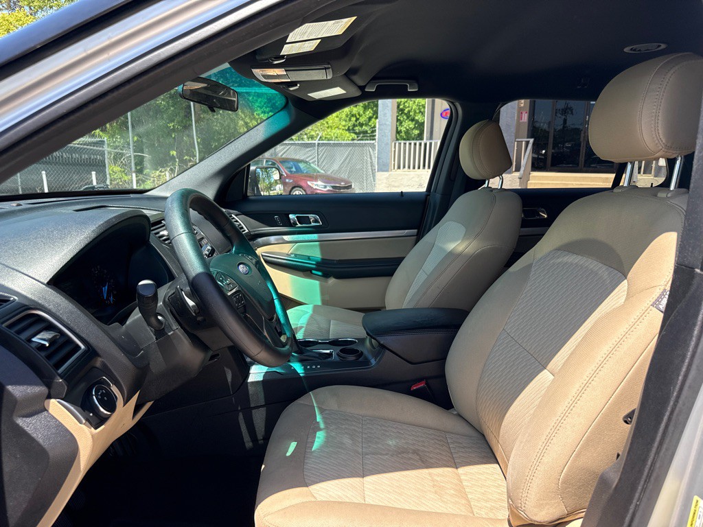 2017 Ford Explorer Image 7
