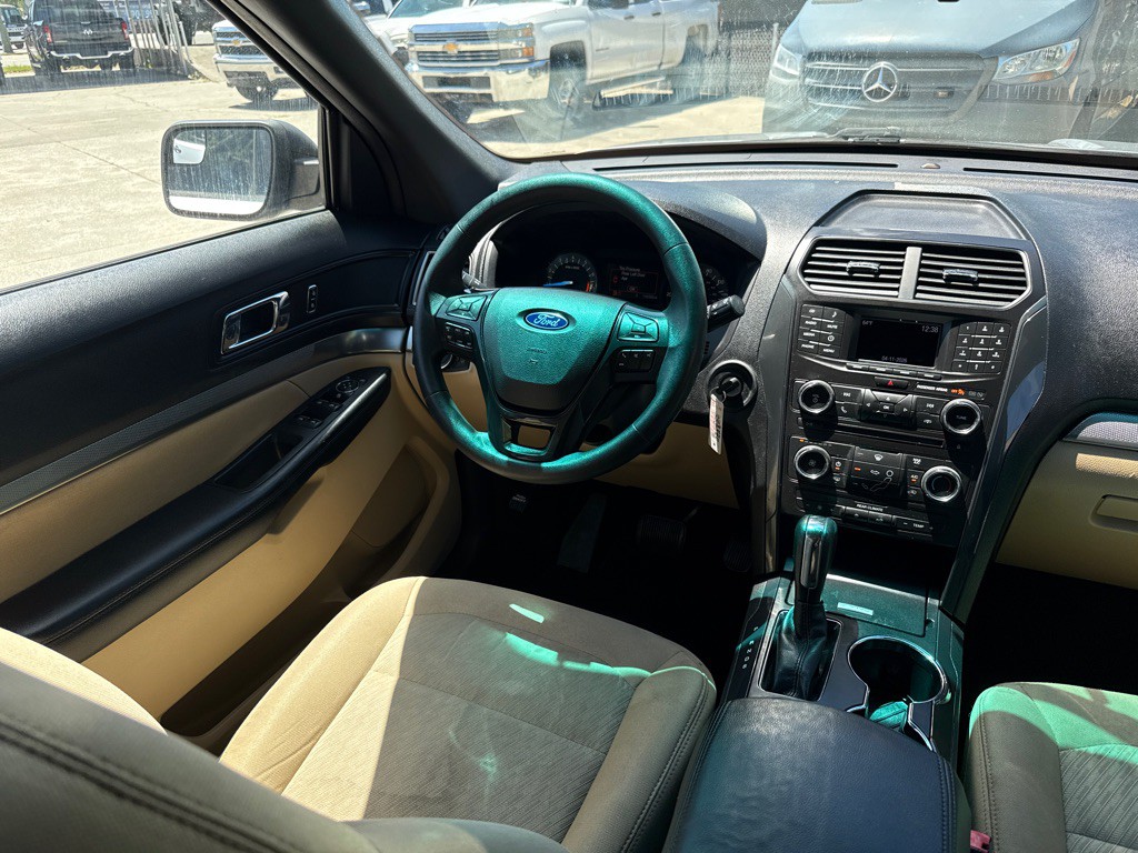 2017 Ford Explorer Image 10