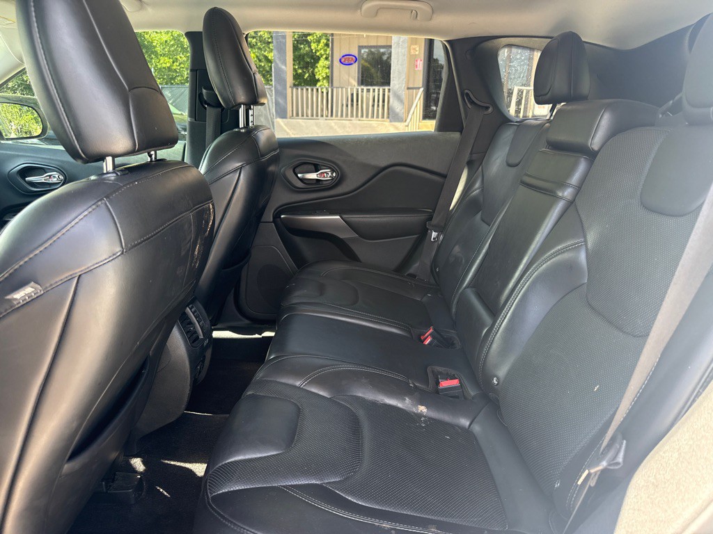 2019 Jeep Cherokee Image 8