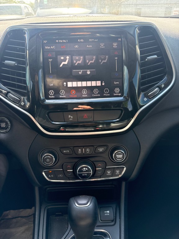 2019 Jeep Cherokee Image 12