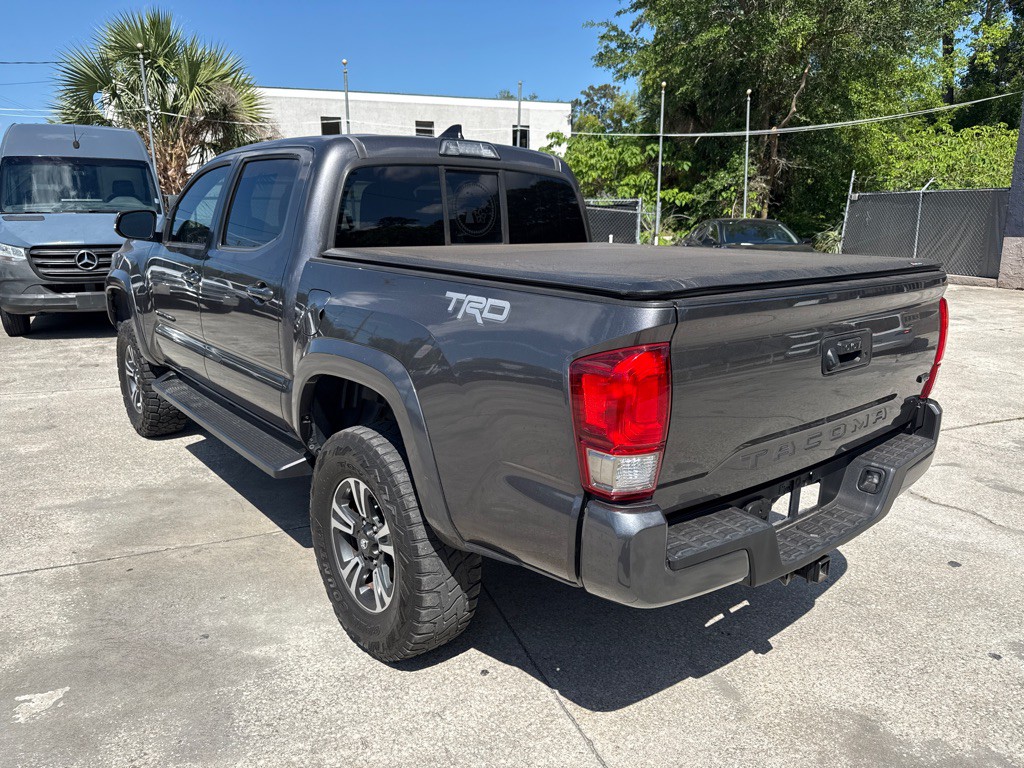 2016 Toyota Tacoma Image 3