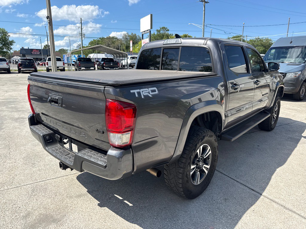 2016 Toyota Tacoma Image 4