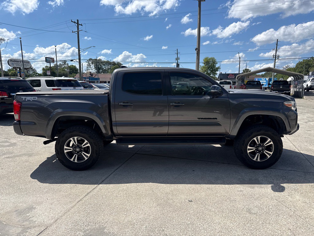 2016 Toyota Tacoma Image 5