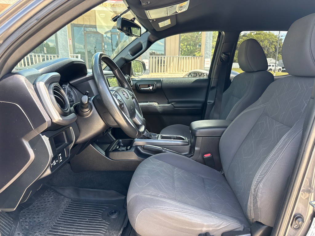 2016 Toyota Tacoma Image 7