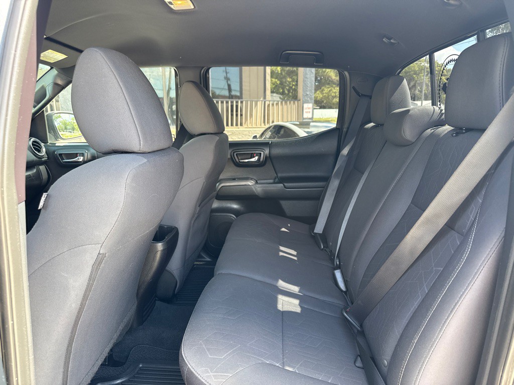 2016 Toyota Tacoma Image 8