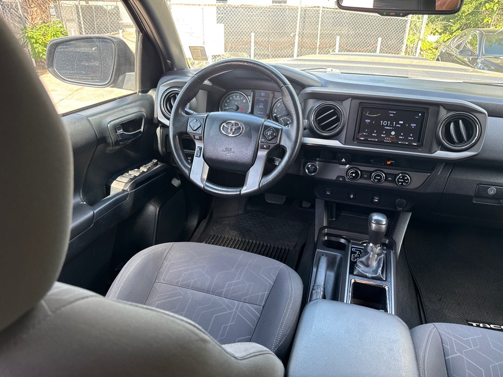 2016 Toyota Tacoma Image 10