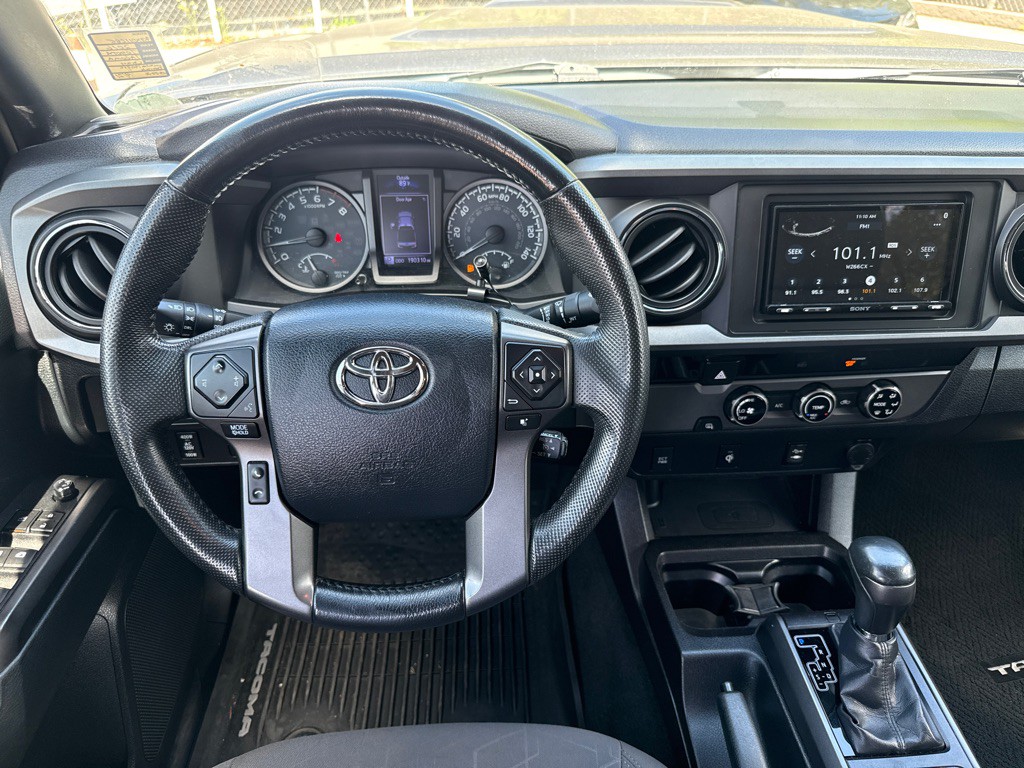 2016 Toyota Tacoma Image 11