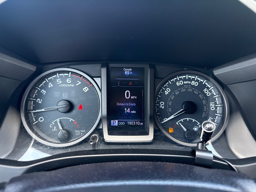 2016 Toyota Tacoma Image 14