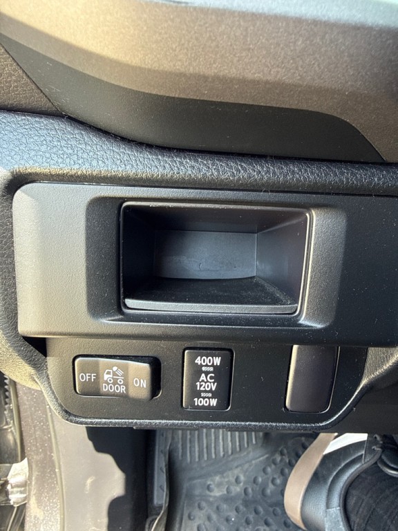 2016 Toyota Tacoma Image 16