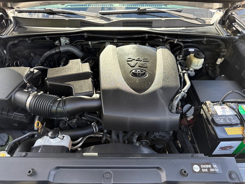 2016 Toyota Tacoma Image 19