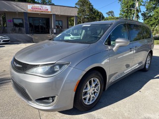 Image for 2020 Chrysler Pacifica Touring L ID: 7366395