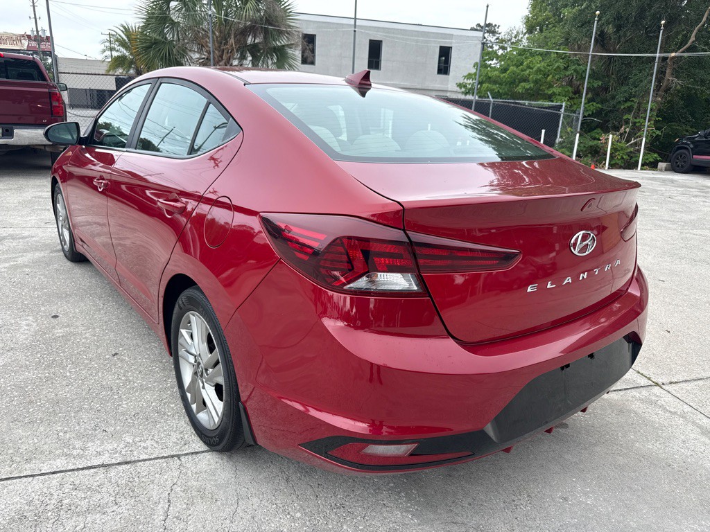 2020 Hyundai Elantra Image 3