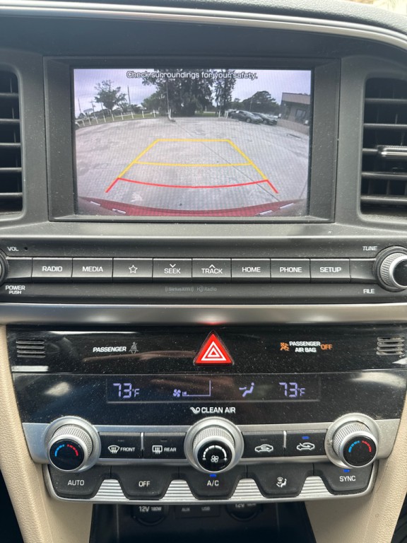 2020 Hyundai Elantra Image 14