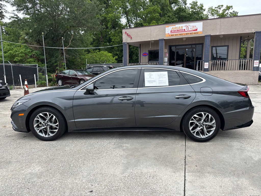 2023 Hyundai Sonata Image 2
