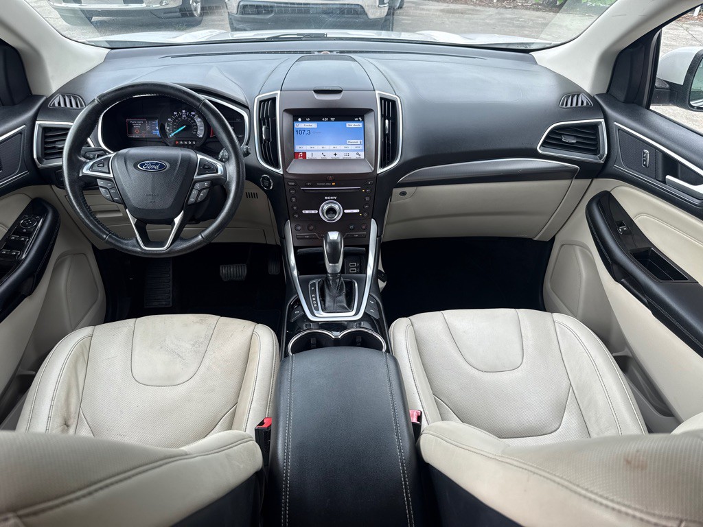 2017 Ford Edge Image 9