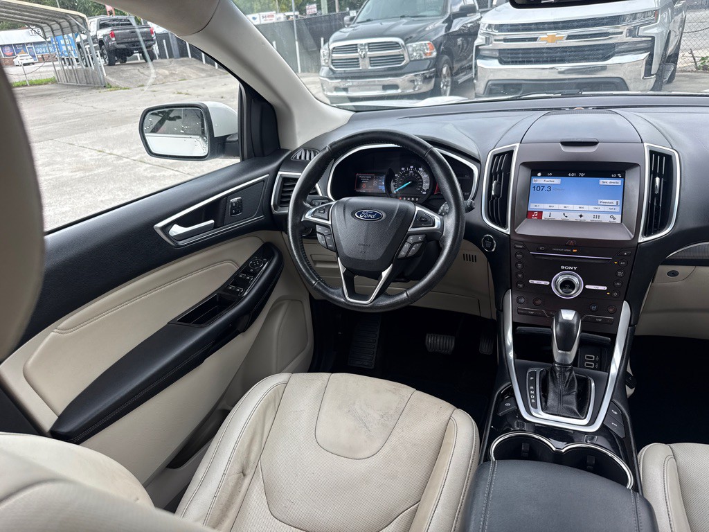 2017 Ford Edge Image 10